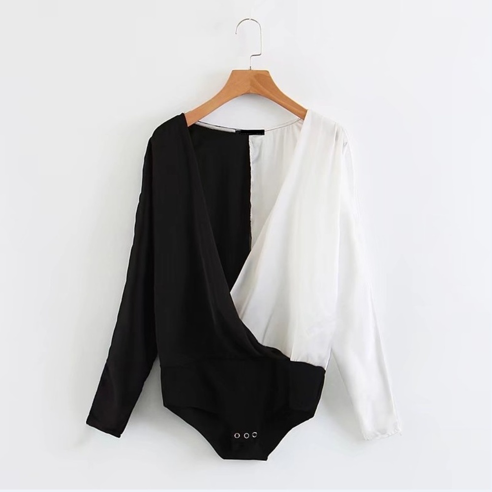 {boutique item} TWO-TONED CROSSOVER BODYSUIT - Picture 4 of 7